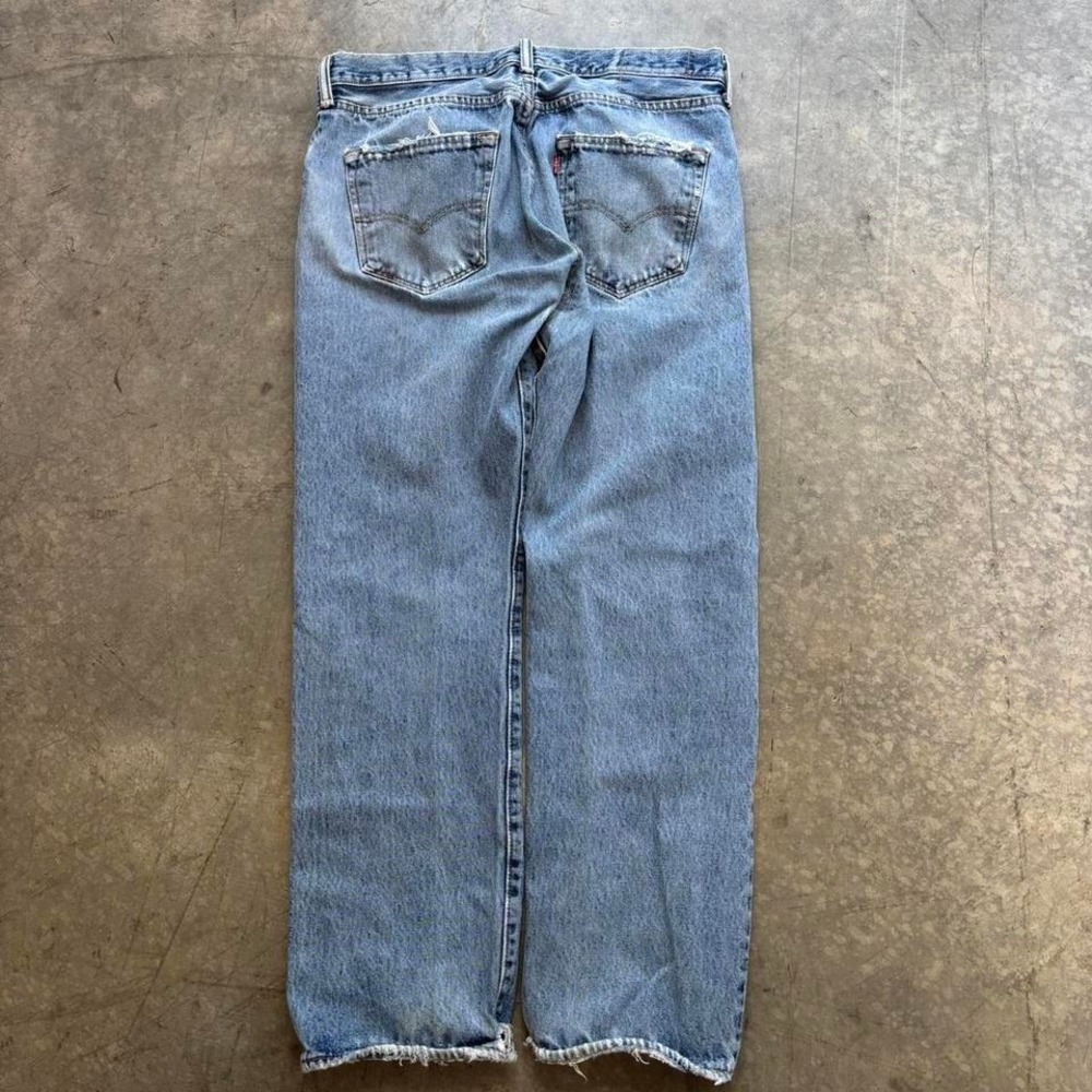Vintage Levi's 501 button fly jeans
4996 button 34x28